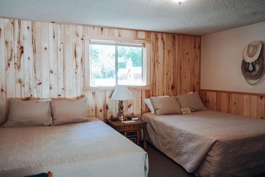 Queen Room with Two Queen Beds interior